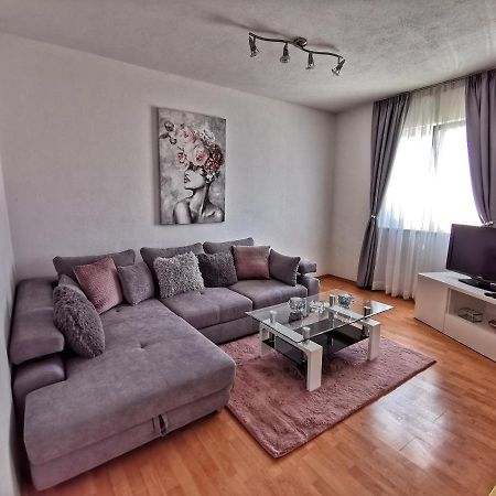 Apartments Villa Jelena เซเกต วรันยีชา ภายนอก รูปภาพ