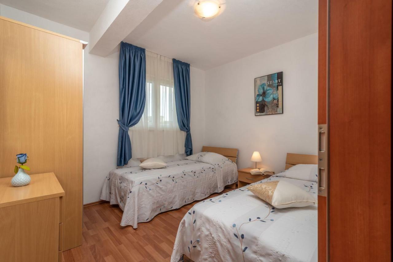 Apartments Villa Jelena เซเกต วรันยีชา ภายนอก รูปภาพ