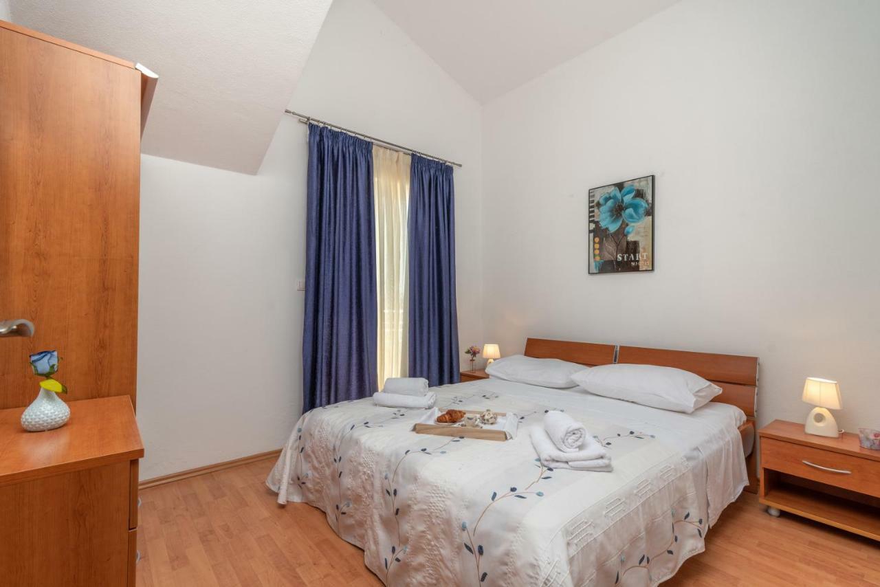 Apartments Villa Jelena เซเกต วรันยีชา ภายนอก รูปภาพ