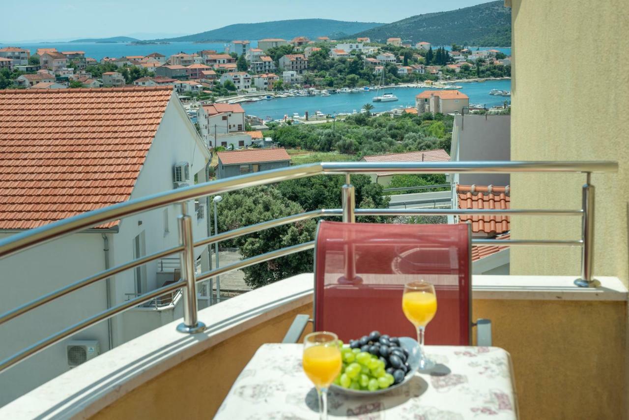 Apartments Villa Jelena เซเกต วรันยีชา ภายนอก รูปภาพ